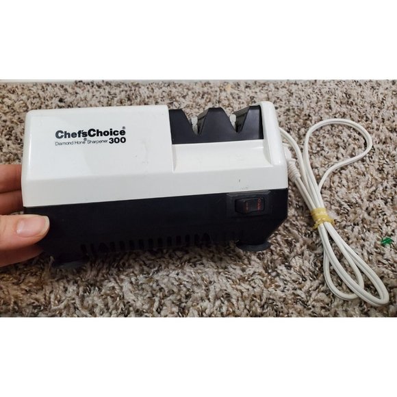 Chef's Choice 300 Knife Sharpener - Picture 2 of 6